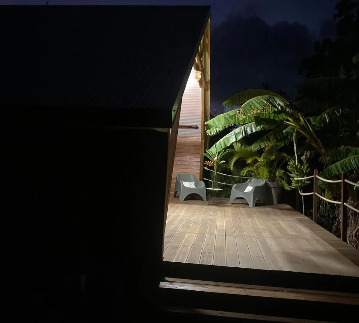 Gitadeshaies Grande Anse 0*, ديساي
